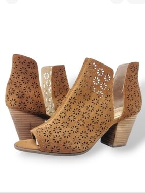 12 Thompson Brown Leather Laser Cut Peep Toe Block Heels Size 9.5